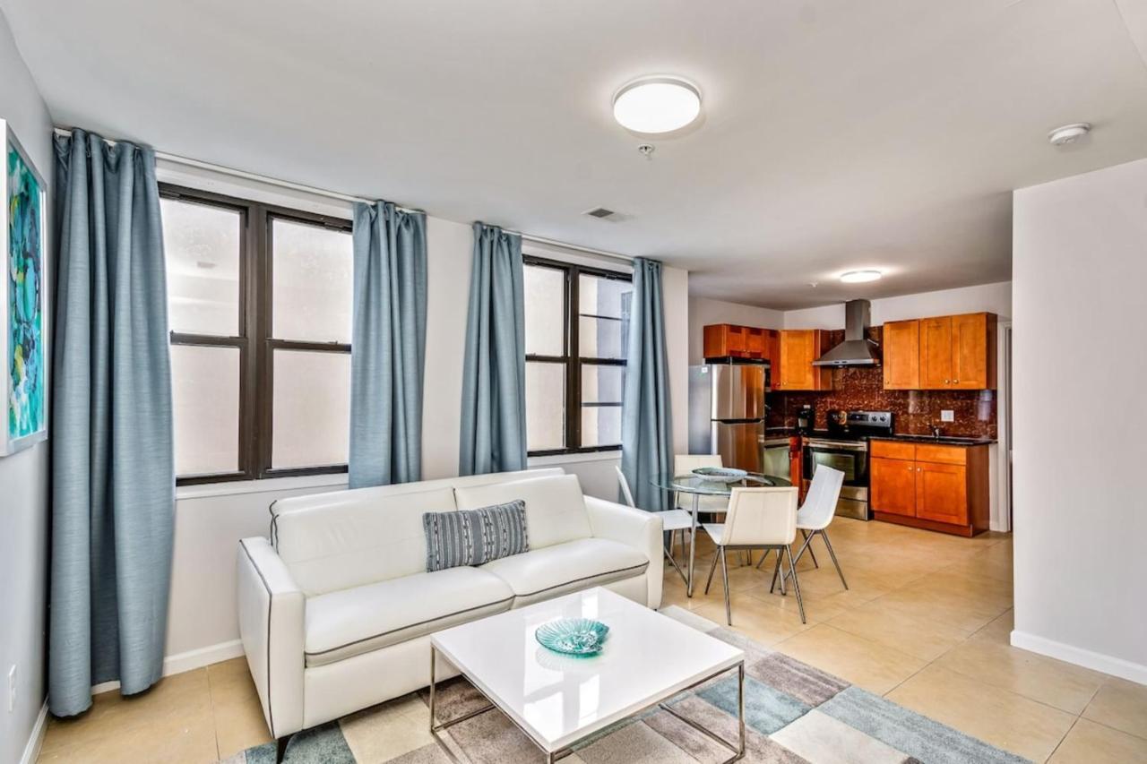 Stylish & Great Location Next To The Convention Center Apartment Philadelphia Exterior photo